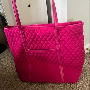 Large zippered tote